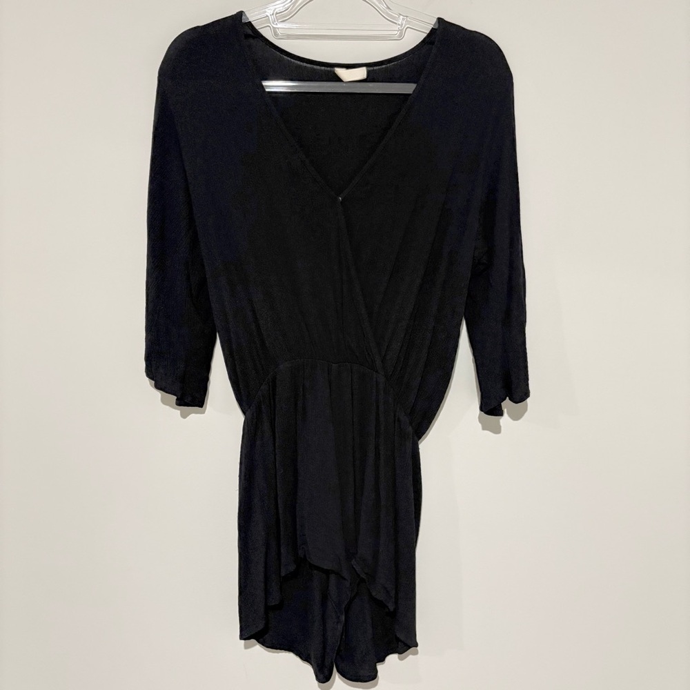 Elan Elegant crepe V-neck faux wrap‎ Romper black size large